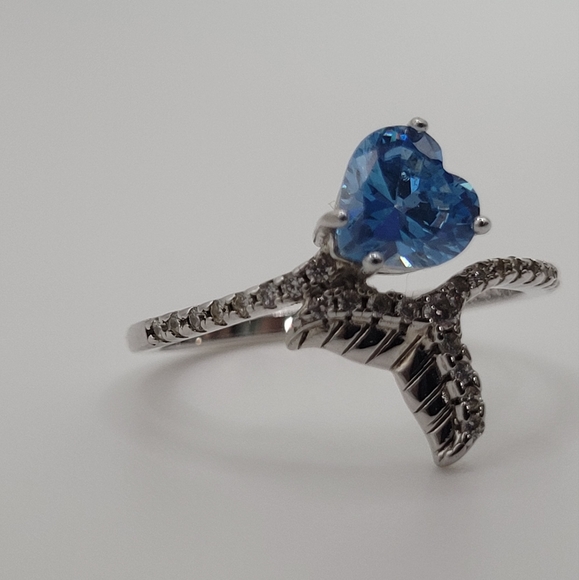 925 sterling silver mermaid themed ring with Blue accent Stone. Size 6 - Picture 5 of 13